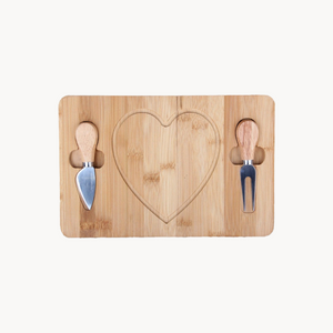 صينية بيتزا خشبية مع سكاكين