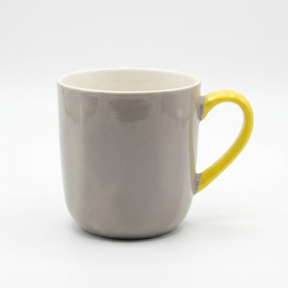 Two-Tone Ceramic Mug – Contrast Color Handle Design